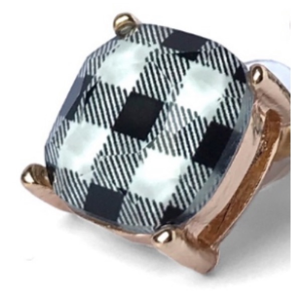 ✌🏼 #1261 Modern Black And White Checkered Plaid Earrings - Picture 10 of 15